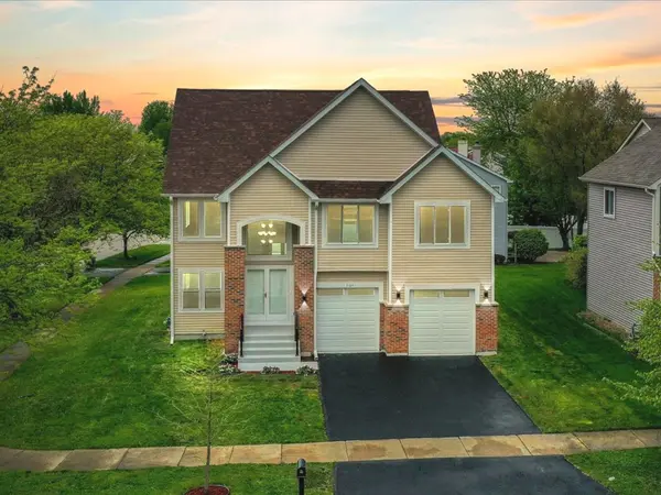2160 Horncastle LN, Naperville, IL 60564