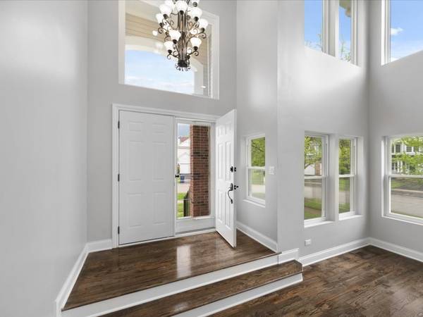 2160 Horncastle LN, Naperville, IL 60564