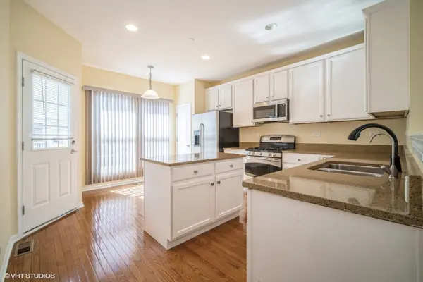21 Bailey LN, Lake Zurich, IL 60047