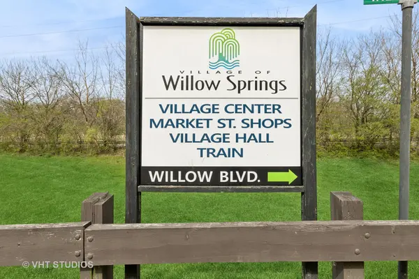 8733 Willow BLVD #4A, Willow Springs, IL 60480