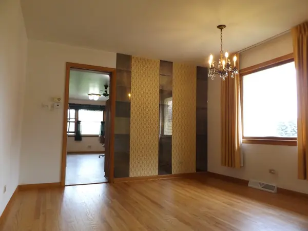 1404 W Vine ST, Arlington Heights, IL 60005