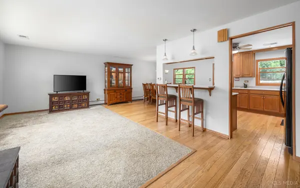 100 W Monterey AVE, Schaumburg, IL 60193
