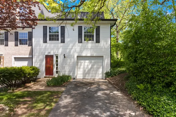 26 Hickory LN #26, Cary, IL 60013