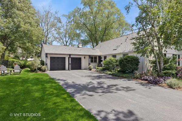 1305 Gamon RD, Wheaton, IL 60189
