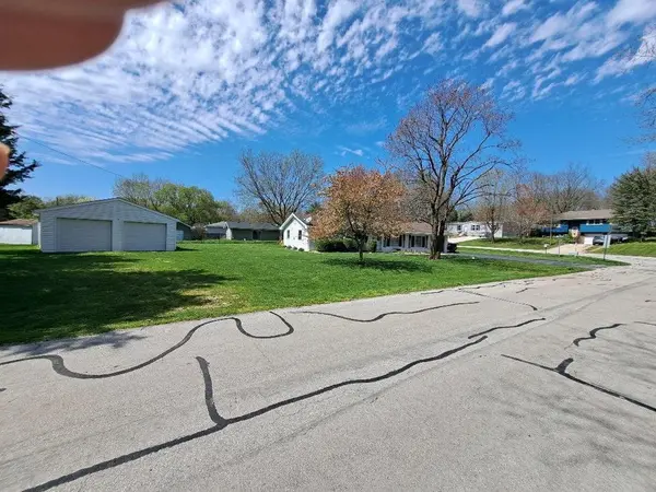 9155 Kings RD, Morris, IL 60450