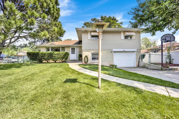 8549 Newland AVE, Burbank, IL 60459