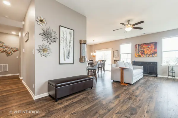 1798 Southern CIR, Pingree Grove, IL 60140