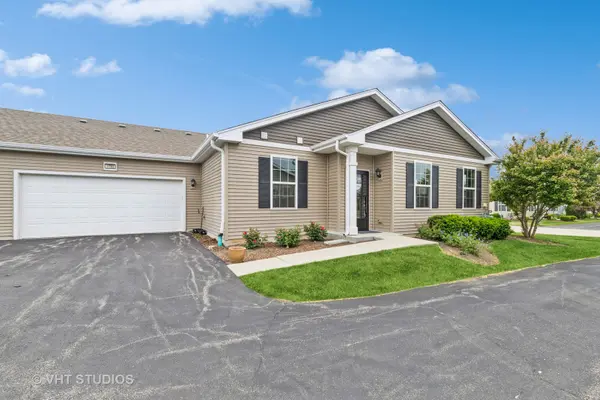 1798 Southern CIR, Pingree Grove, IL 60140