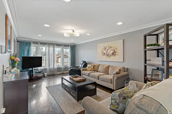 35 E 121st PL, Chicago, IL 60628