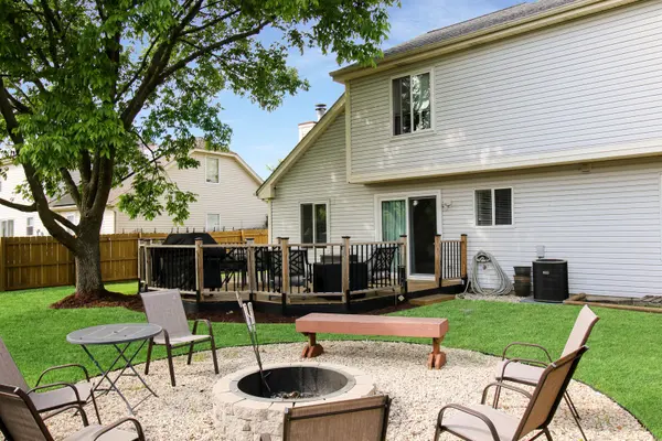 574 Foxford RD, Bartlett, IL 60103