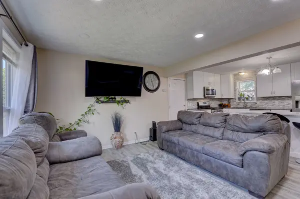 106 Quail Run, Lake In The Hills, IL 60156