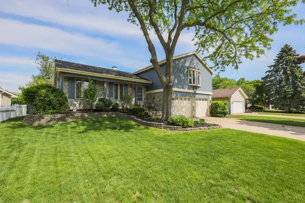 1004 Concord DR, Bartlett, IL 60103