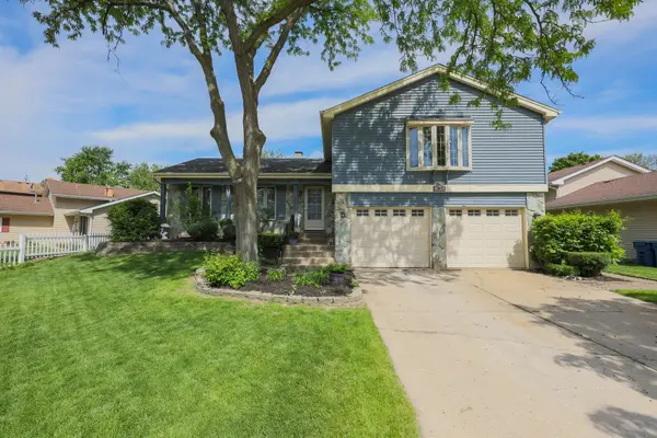 1004 Concord DR, Bartlett, IL 60103