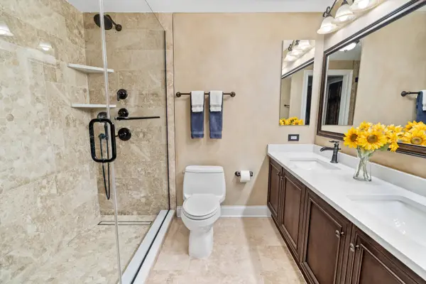 600 N KINGSBURY ST #101 Chicago, IL 60654