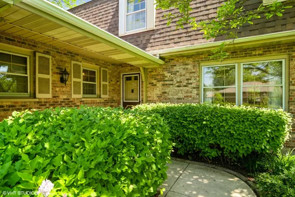 2112 Greenock ST, Inverness, IL 60067