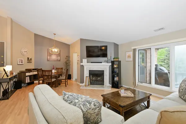 6413 Oak Forest AVE #832, Tinley Park, IL 60477