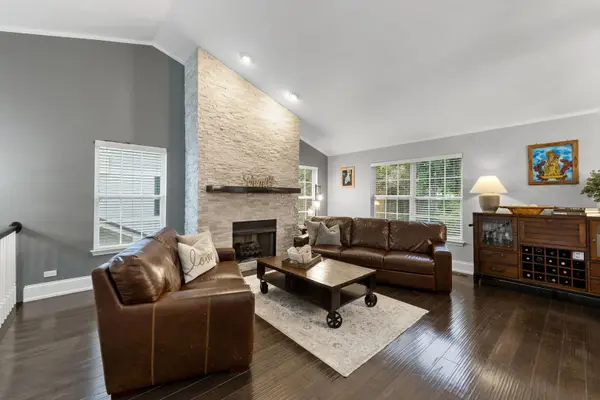 306 Lake Gillilan WAY, Algonquin, IL 60102