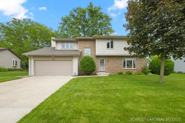 1640 Brentford DR, Naperville, IL 60563