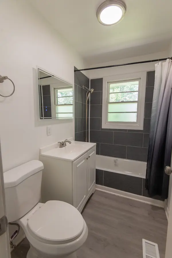 20 N Grace ST, North Aurora, IL 60542