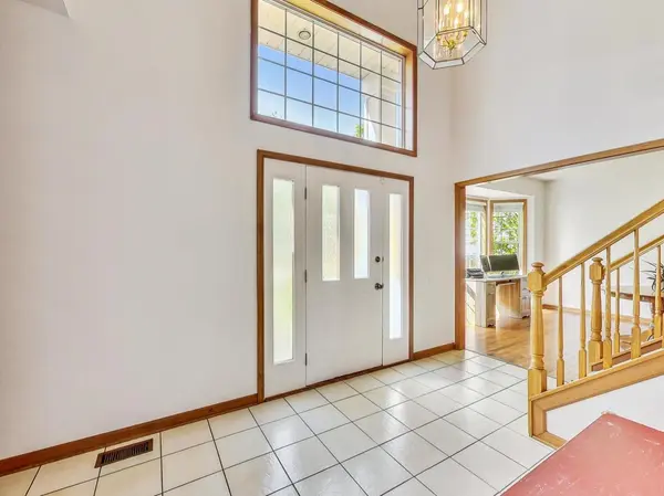 492 Rock Hall CIR, Grayslake, IL 60030