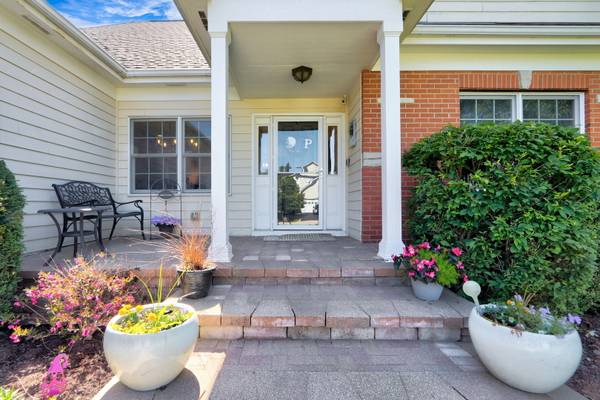 300 Abbey LN, Antioch, IL 60002