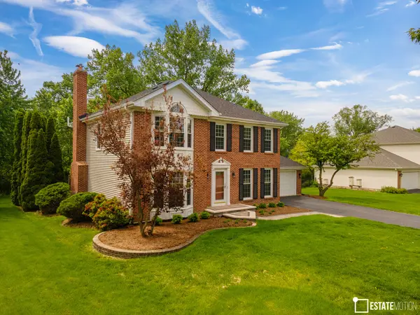 2S616 White Birch LN, Wheaton, IL 60189