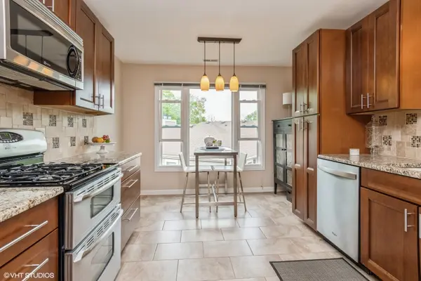 473 Village Green RD #202, Naperville, IL 60540