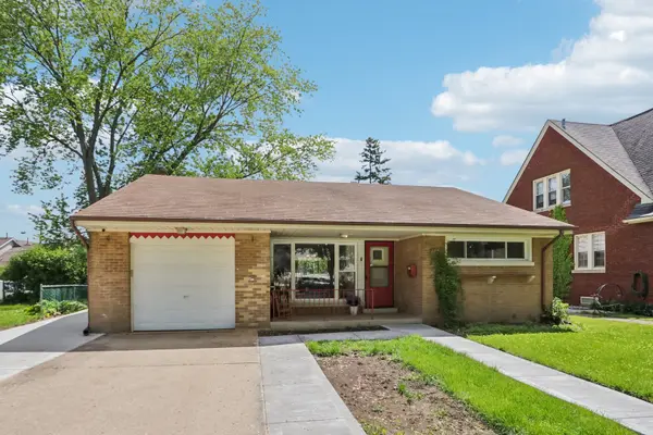 107 N Lancaster ST, Mount Prospect, IL 60056
