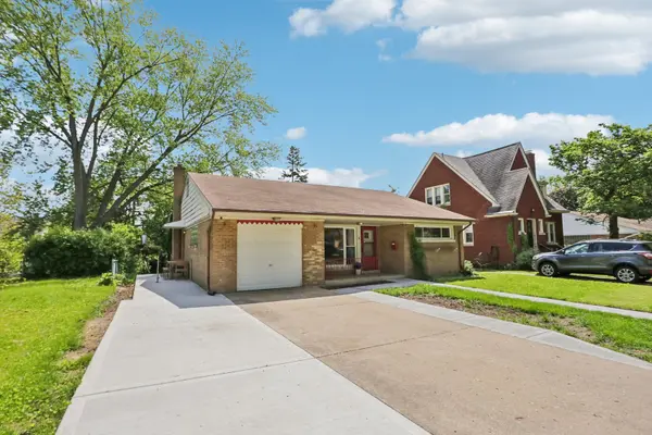 107 N Lancaster ST, Mount Prospect, IL 60056