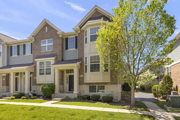 2823 Henley LN, Naperville, IL 60540