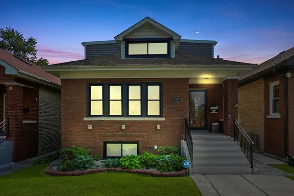 4823 W Schubert AVE, Chicago, IL 60639