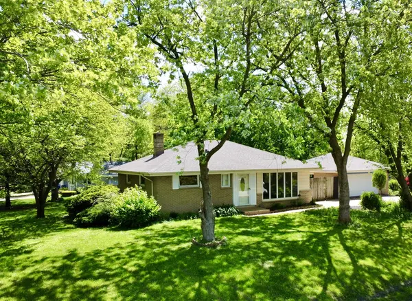5229 Larkspur LN, Lisle, IL 60532