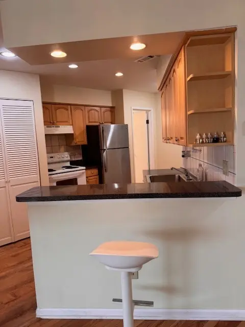 1345 E Wyndham CIR #103, Palatine, IL 60074
