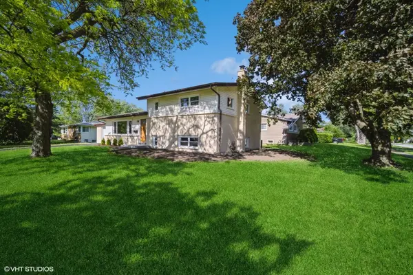 1121 N Wheeling RD, Mount Prospect, IL 60056