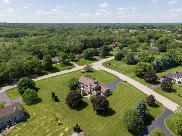 3703 Spy Glass Ridge RD, Crystal Lake, IL 60012