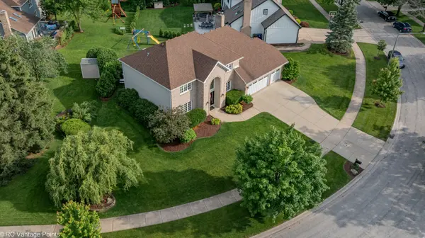 852 Lockwood CIR, Naperville, IL 60563