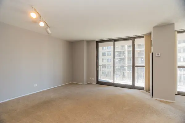 10 E ONTARIO ST #907, Chicago, IL 60611