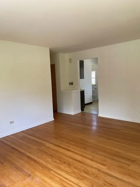 110 E Harrison ST, Villa Park, IL 60181