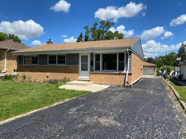 110 E Harrison ST, Villa Park, IL 60181
