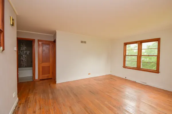 1504 N East End AVE, Round Lake Beach, IL 60073