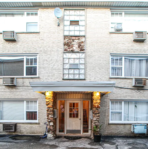 8706 W SUMMERDALE AVE #3N, Chicago, IL 60656