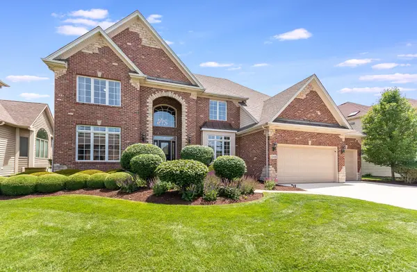3144 Landore DR, Naperville, IL 60564