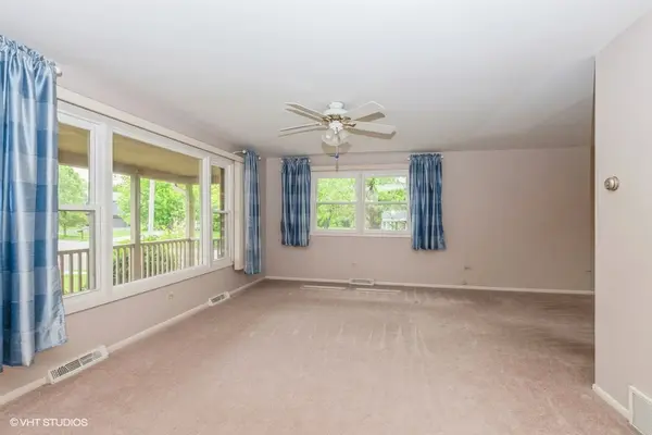 800 Overlook DR, Frankfort, IL 60423