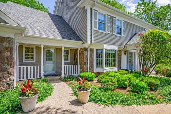 9 Blanchard CIR, South Barrington, IL 60010
