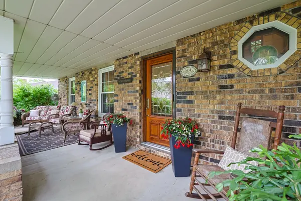 5834 Queens CV, Lisle, IL 60532