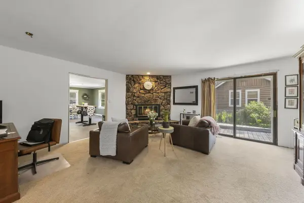 131 Fairfield DR, Island Lake, IL 60042