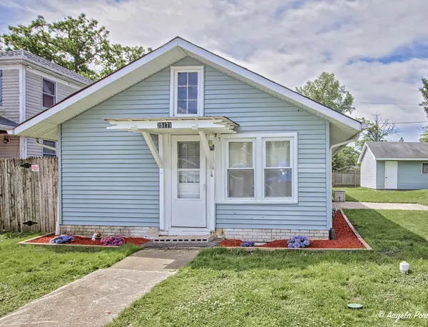 25171 W Linden LN, Antioch, IL 60002