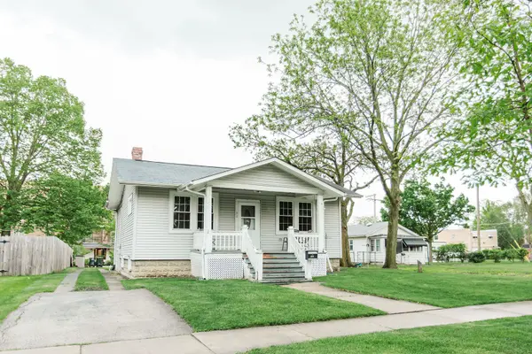 31 S Lincoln ST, Westmont, IL 60559