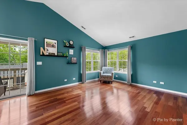 1032 Swift RD #2C, Glen Ellyn, IL 60137