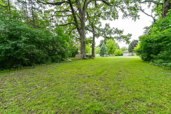0 Whispering Oaks LN, Grayslake, IL 60030